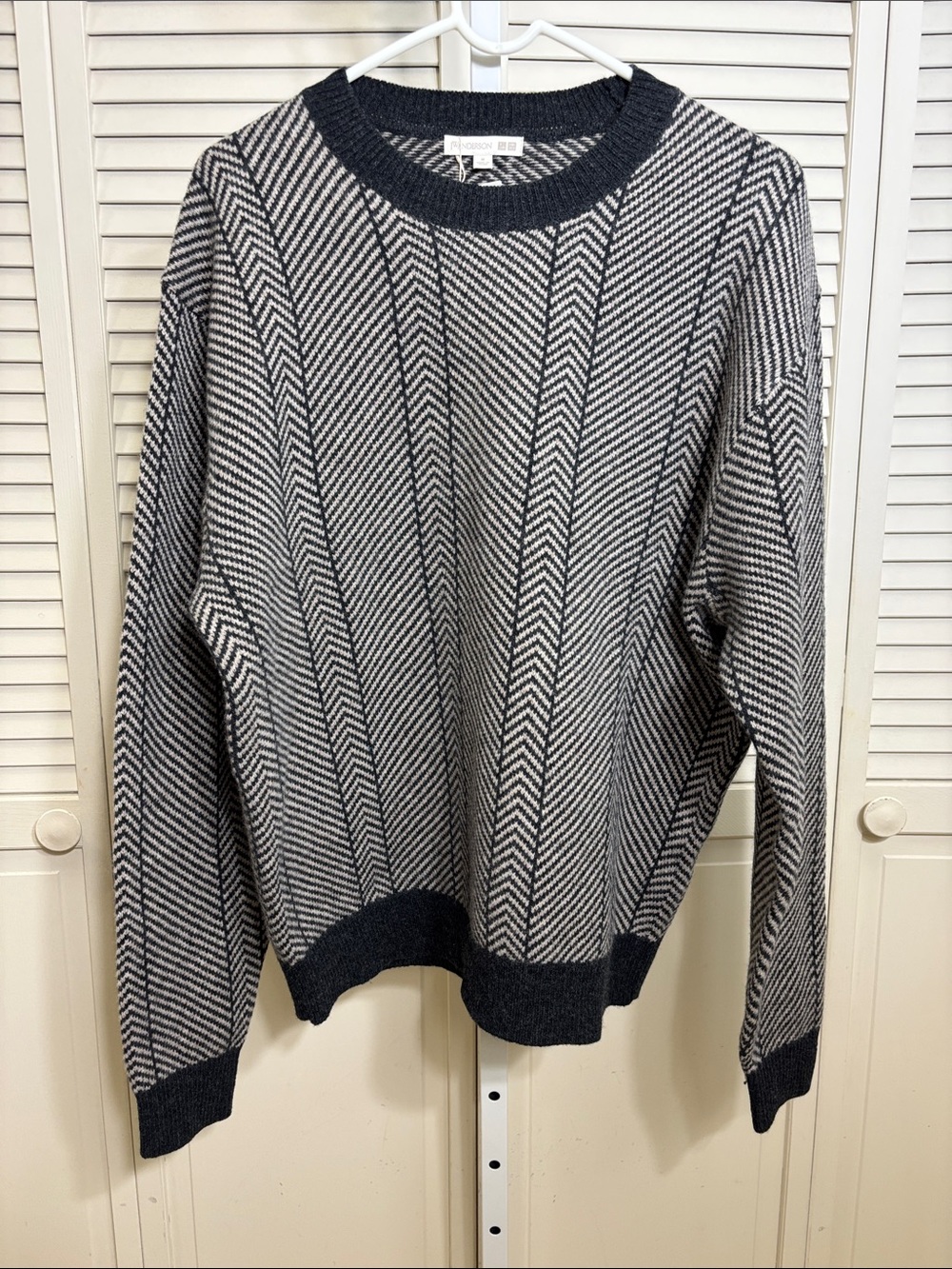 NWT JW ANDERSON x Uniqlo Black and White Chevron Crewneck Wool Sweater Medium